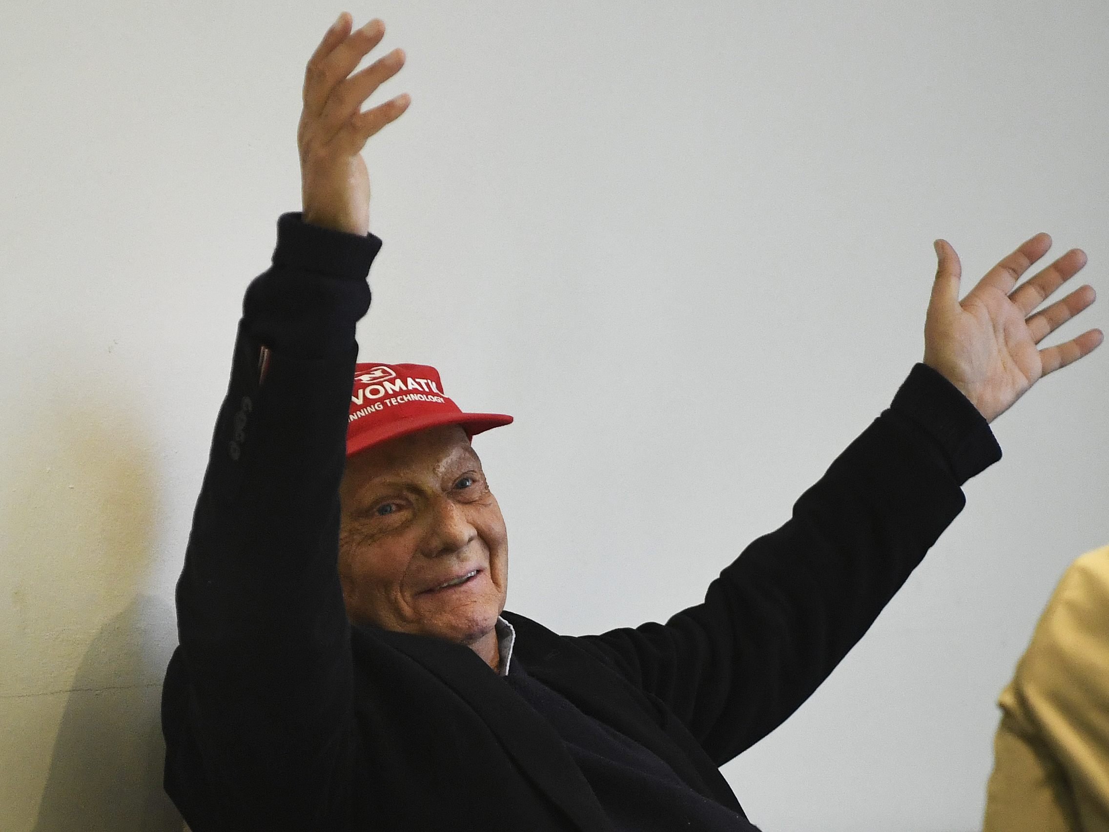 Niki Lauda beginnt bald mit dem Verkauf von Flugtickets. Niki Lauda beginnt bald mit dem Verkauf von Flugtickets.