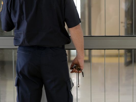 Der 16-Jährige bleibt weiterhin in U-Haft. Der 16-Jährige bleibt weiterhin in U-Haft.