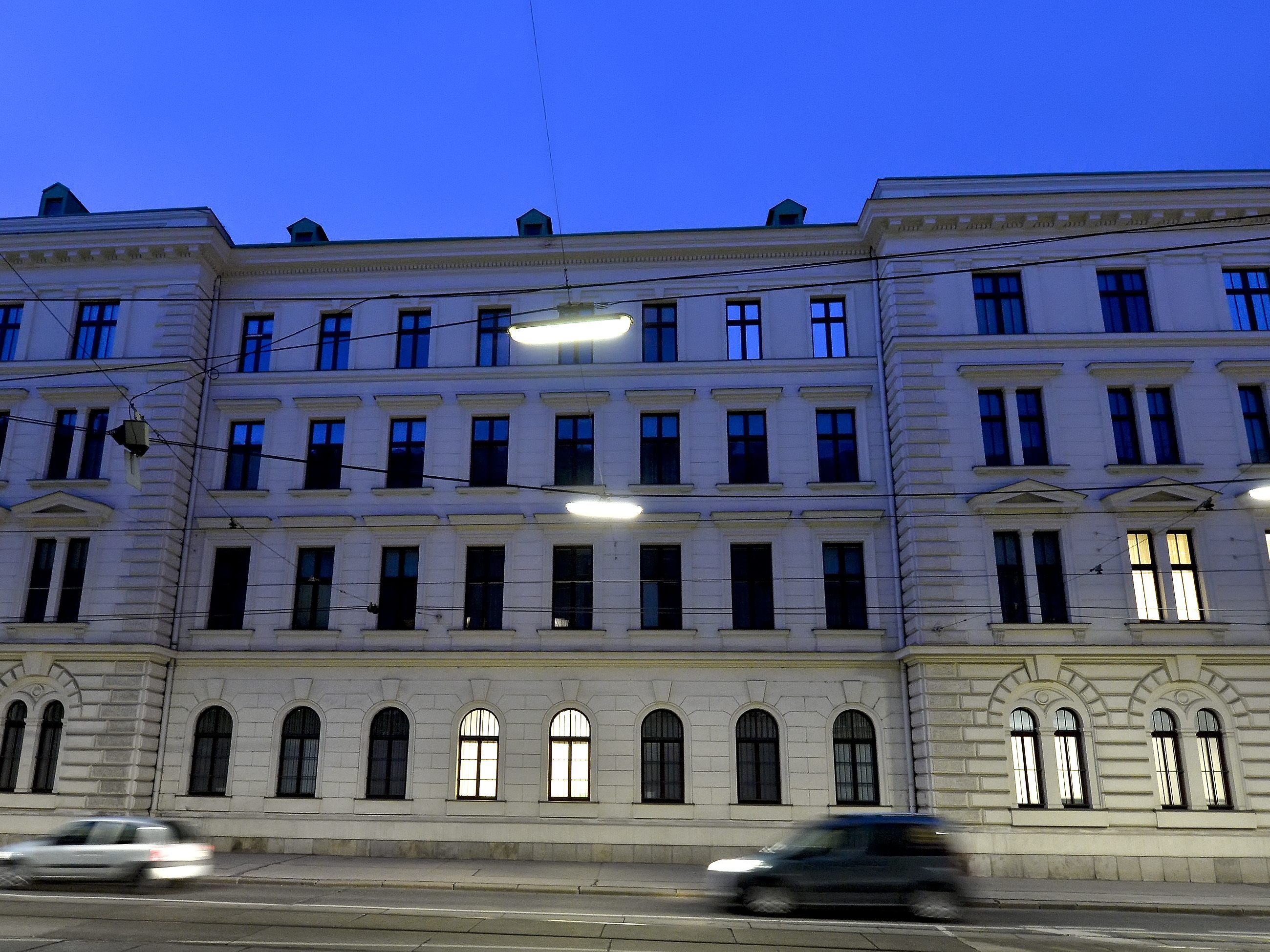 Bei der Hausdurchsung des BVT soll es zu Gewaltandrihungen gekommen sein. Bei der Hausdurchsung des BVT soll es zu Gewaltandrihungen gekommen sein.