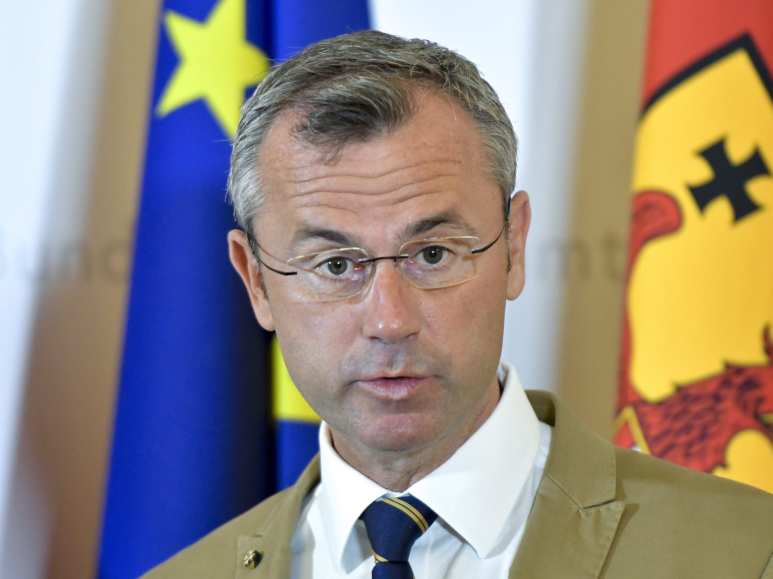 Norbert Hofer hofft auf ein Volksbegehren zum 12-Stunden-Tag. Norbert Hofer hofft auf ein Volksbegehren zum 12-Stunden-Tag.