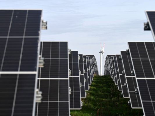 Die Gruppe war auf Photovoltaik-Contracting-Modelle spezialisiert Die Gruppe war auf Photovoltaik-Contracting-Modelle spezialisiert