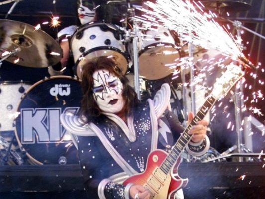 "Space Ace" war 1973 bei der Gründung von Kiss dabei "Space Ace" war 1973 bei der Gründung von Kiss dabei