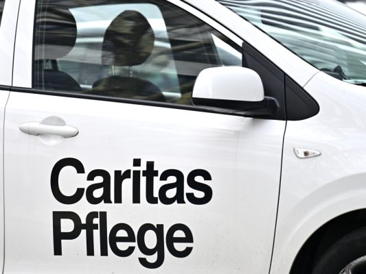 Mehr als eine halbe Mio. Menschen bezieht Pflegegeld Mehr als eine halbe Mio. Menschen bezieht Pflegegeld