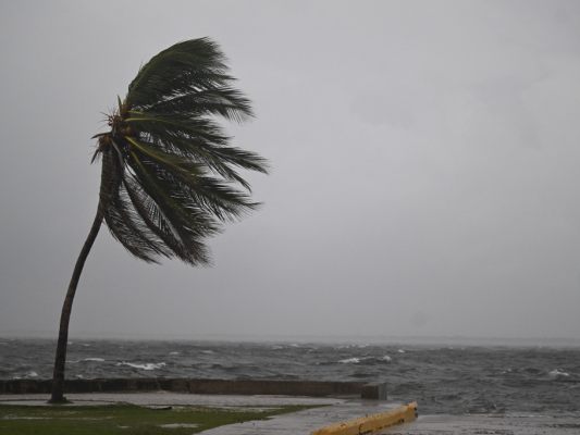 "Melissa" kündigt sich bereits mit kräftigem Wind an "Melissa" kündigt sich bereits mit kräftigem Wind an