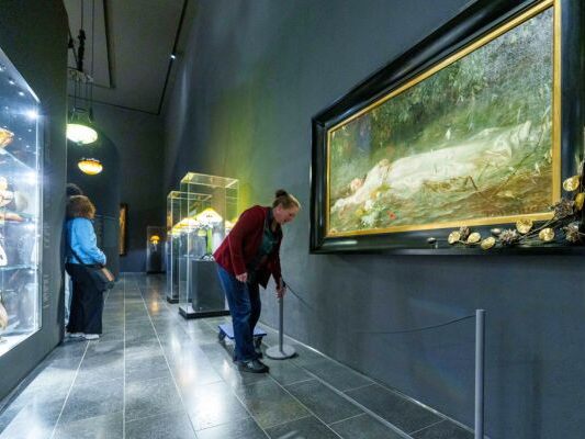 Wegen diesem Gemälde wird das Museum Wiesbaden gestürmt Wegen diesem Gemälde wird das Museum Wiesbaden gestürmt