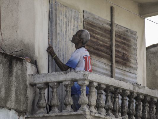 Bevölkerung bereitet sich auf den Sturm vor Bevölkerung bereitet sich auf den Sturm vor