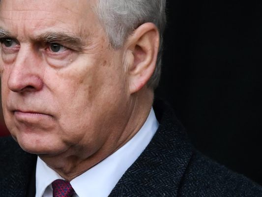 Berichte über neue Enthüllungen belasten Prinz Andrew weiter Berichte über neue Enthüllungen belasten Prinz Andrew weiter