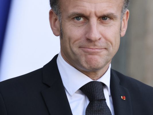 Frankreichs Präsident Emmanuel Macron im Umfragetief Frankreichs Präsident Emmanuel Macron im Umfragetief