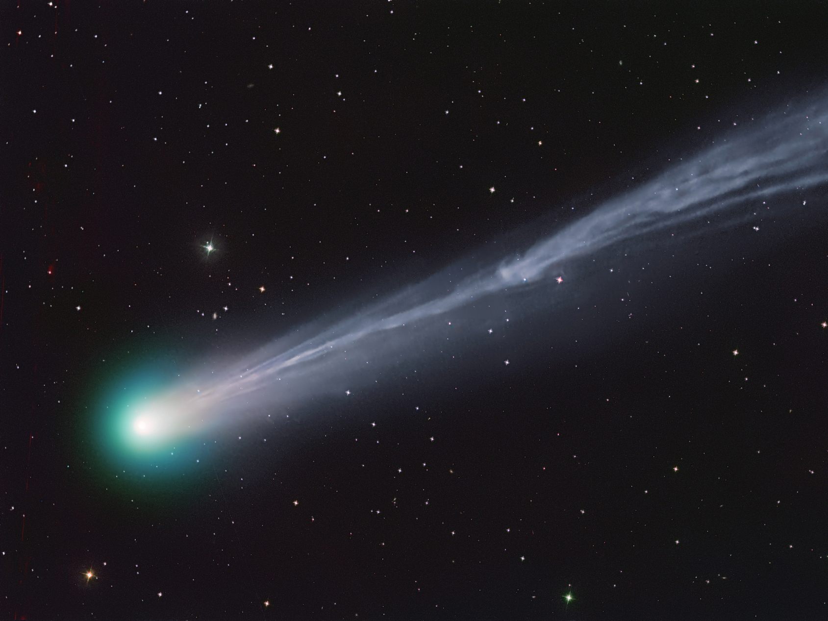 Komet "Lemmon", aufgenommen am 4.Oktober, mit dem Astrographen des Astronomischen Zentrums Martinsberg. Komet "Lemmon", aufgenommen am 4.Oktober, mit dem Astrographen des Astronomischen Zentrums Martinsberg.
