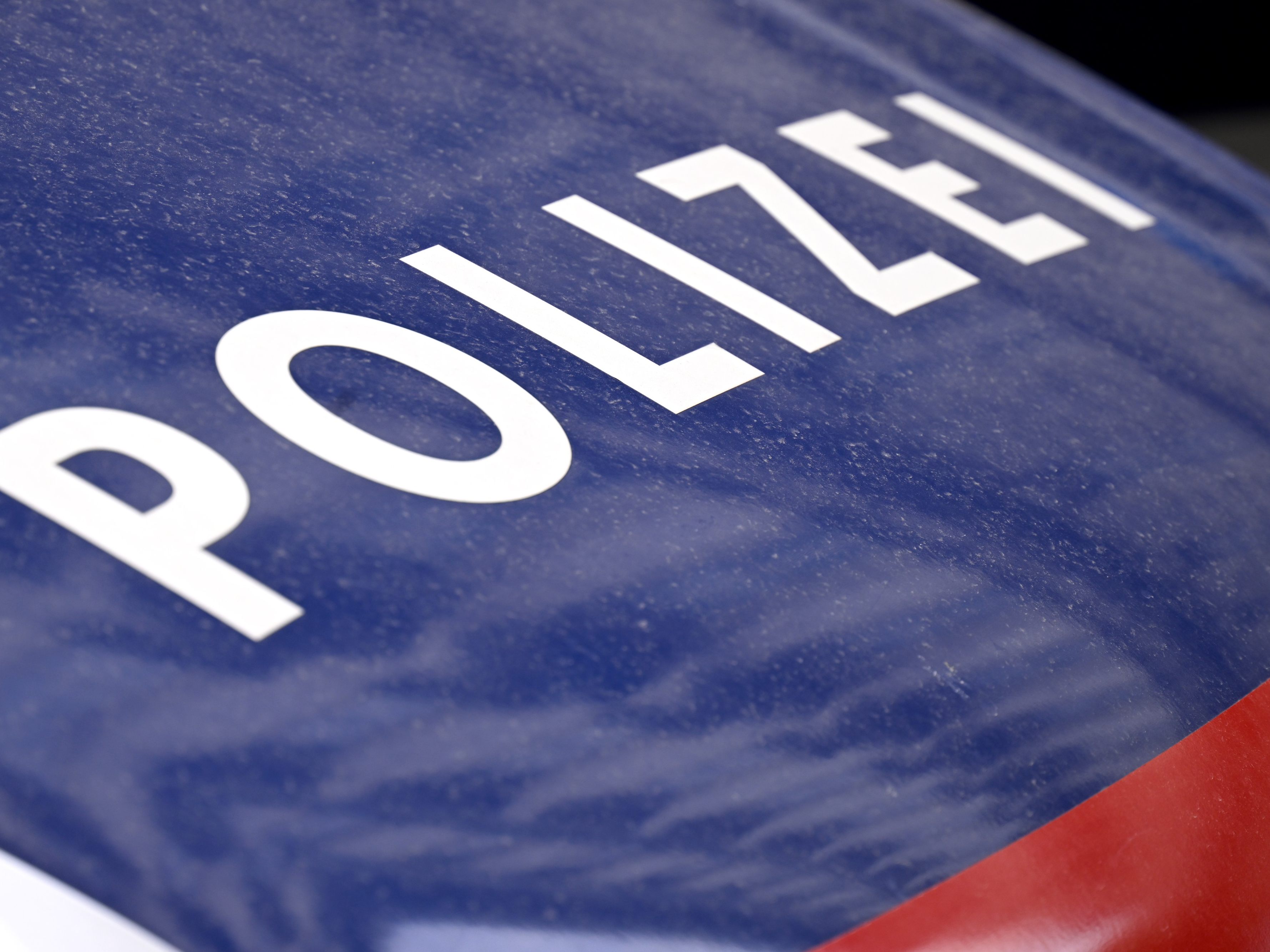 Für Ermittlungen in Fällen des Sozialleistungsbetruges im Bundesland ist das Landeskriminalamt (LKA) Niederösterreich verantwortlich. Für Ermittlungen in Fällen des Sozialleistungsbetruges im Bundesland ist das Landeskriminalamt (LKA) Niederösterreich verantwortlich.