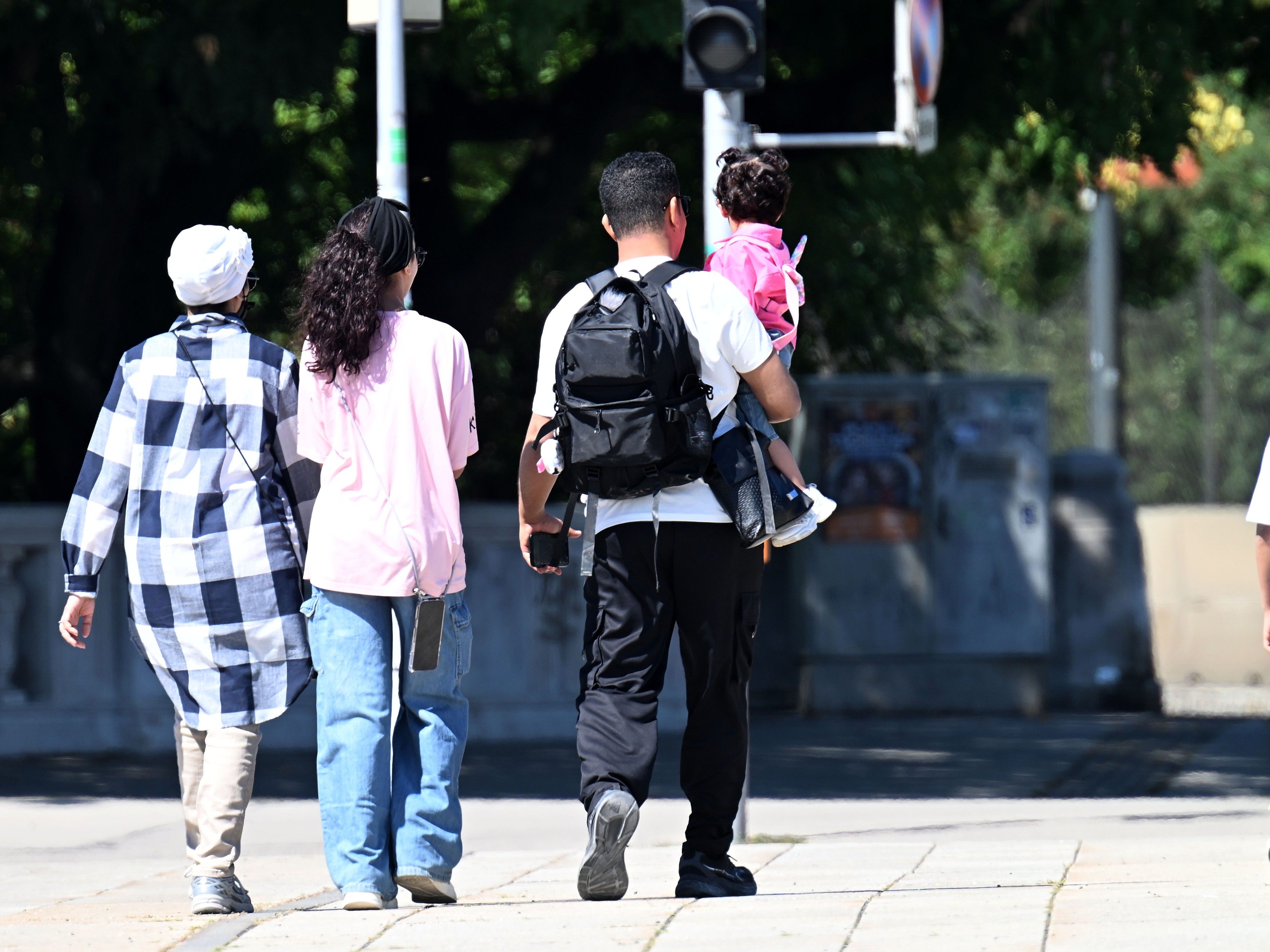 Der Großteil der Menschen, die im Ausland geboren sind, lebt in Wien. Der Großteil der Menschen, die im Ausland geboren sind, lebt in Wien.