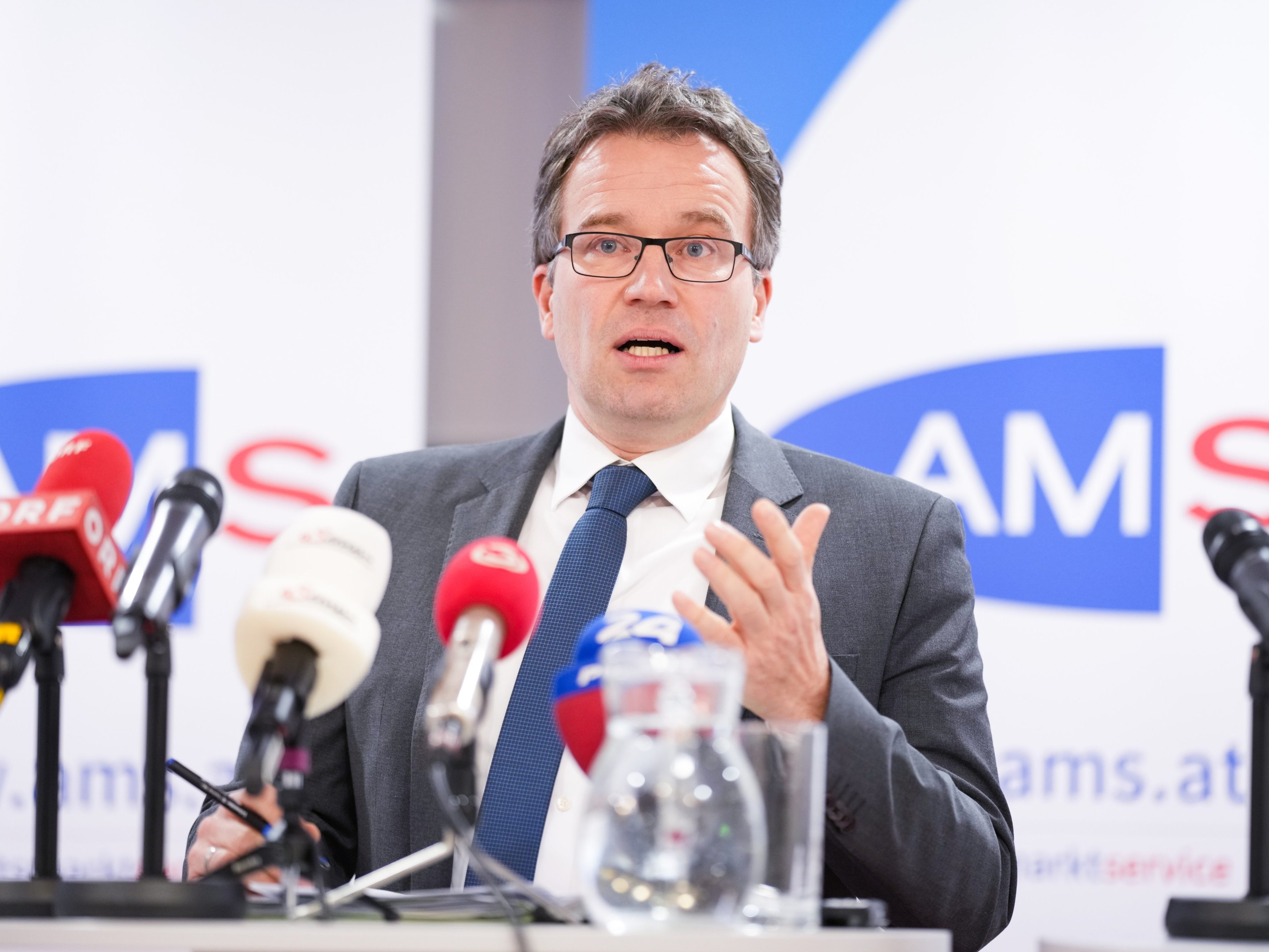 „Österreich ist kein Magnet“ – AMS-Chef mit klarem Appell „Österreich ist kein Magnet“ – AMS-Chef mit klarem Appell