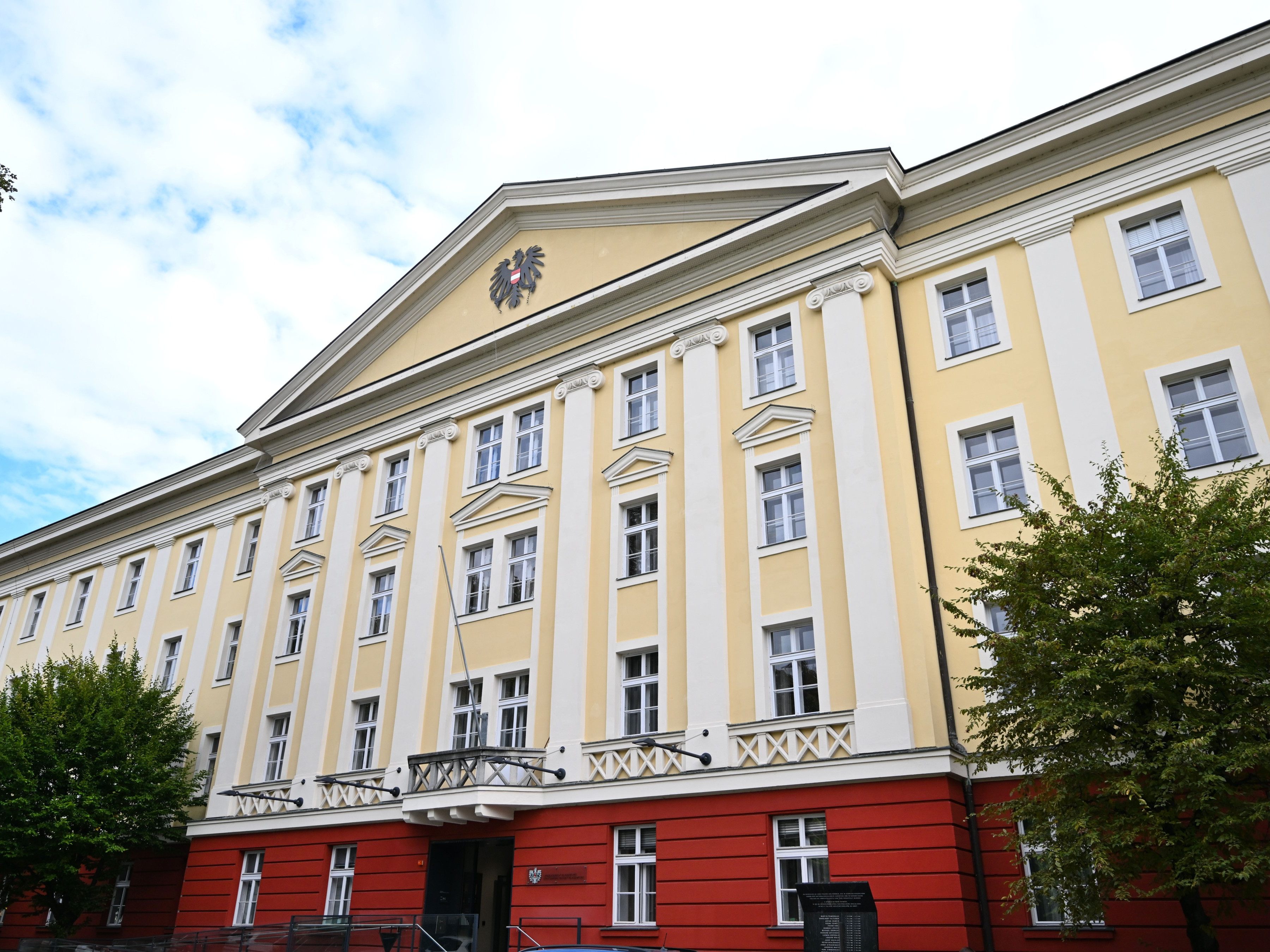 Das Klagenfurter Landesgericht. Das Klagenfurter Landesgericht.