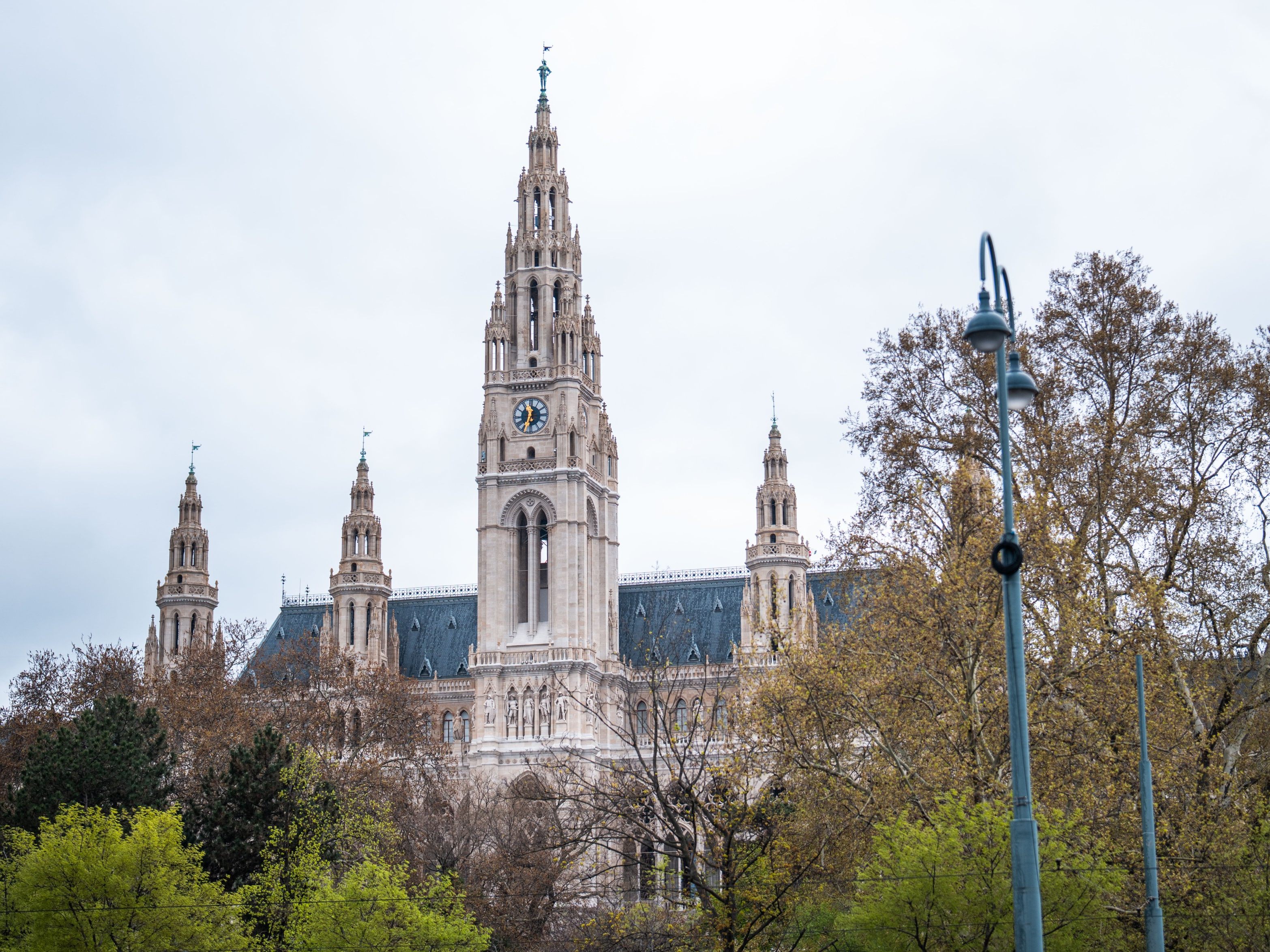 Am Montag Ort der Vorstellung des Buches "Maschinenräume": Das Wiener Rathaus. Am Montag Ort der Vorstellung des Buches "Maschinenräume": Das Wiener Rathaus.