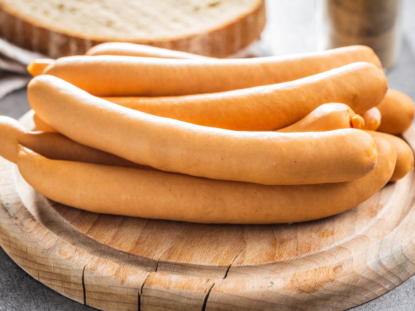 Frankfurter Würstchen haben keine guten Nährwerte und sollten deshalb nicht zu häufig gegessen werden. Frankfurter Würstchen haben keine guten Nährwerte und sollten deshalb nicht zu häufig gegessen werden.