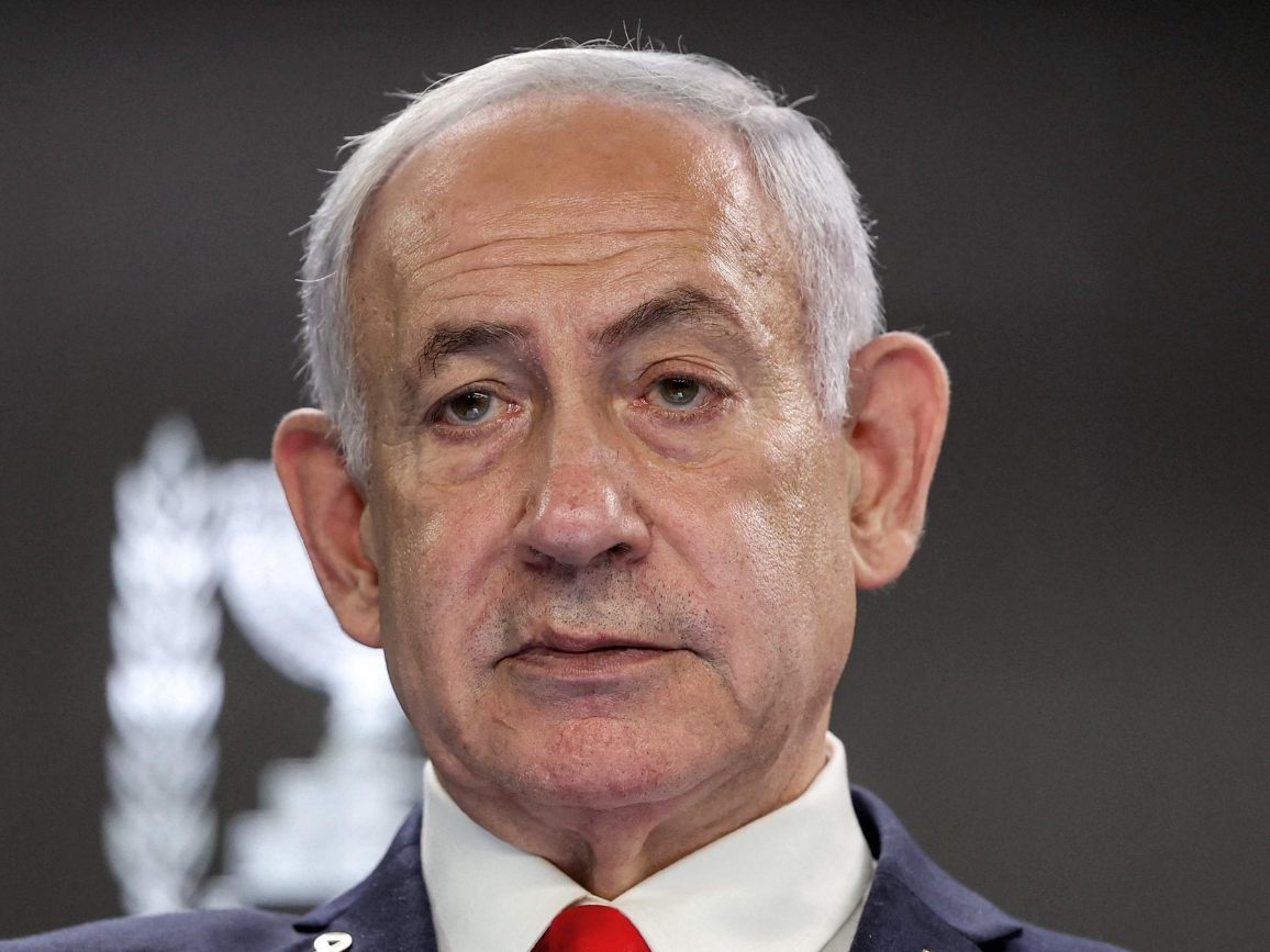 Israels Premierminister Benjamin Netanyahu erklärte, das Land sei „bereit und vorbereitet“, alle Geiseln sofort aufzunehmen. Israels Premierminister Benjamin Netanyahu erklärte, das Land sei „bereit und vorbereitet“, alle Geiseln sofort aufzunehmen.