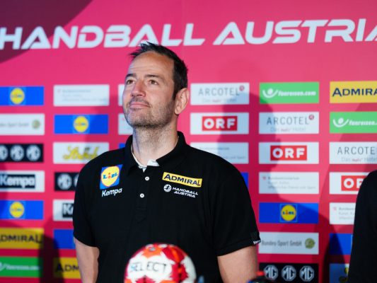 Trotz verlorenem Debüt zufrieden: Neo-Teamchef Iker Romero Trotz verlorenem Debüt zufrieden: Neo-Teamchef Iker Romero